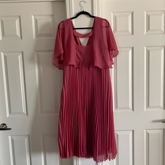 ASOS pleated midi dress - Picture 2 of 3